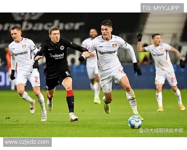 多明萨尔与弗赖堡的精彩对决揭示足球战术的魅力与激情 多明萨尔与弗赖堡的精彩对决揭示足球战术的魅力与激情